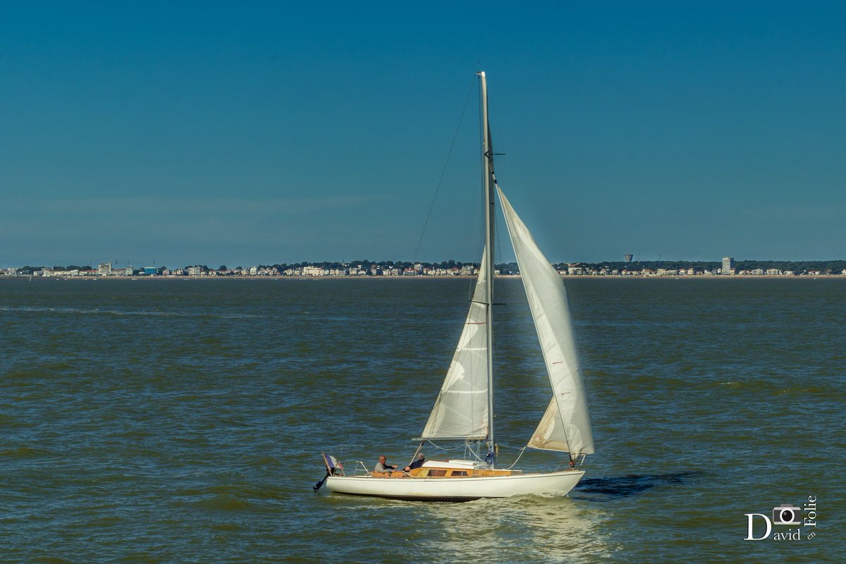 david_folie's tweet image. Bateau sur l'eau 
La rivière, la rivière 
Bateau sur l'eau 
La rivière au bord de l'eau…
#voilier #pointedegrave #verdonsurmer