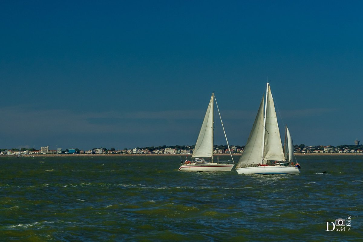 david_folie's tweet image. Bateau sur l'eau 
La rivière, la rivière 
Bateau sur l'eau 
La rivière au bord de l'eau…
#voilier #pointedegrave #verdonsurmer