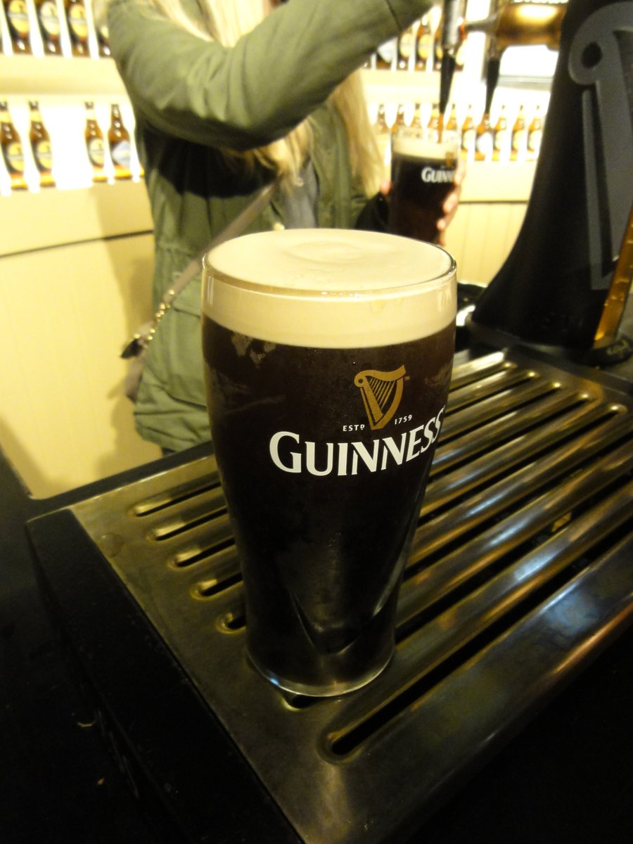 of_Ghost's tweet photo. Guinnessの工場 ギネスアカデミーでビールの注ぎ方を勉強(ちゃんと証明書も貰った) そして最上階のGravity Barに移動してダブリンの街を見ながらの一杯
#アイルランド #ダブリン #Dublin #ビール #Beer #Guinness #Academy #GravityBar
#コロナで気が滅入るからみんなの写真で旅行しようぜ https://t.co/D6ncrj6ecD