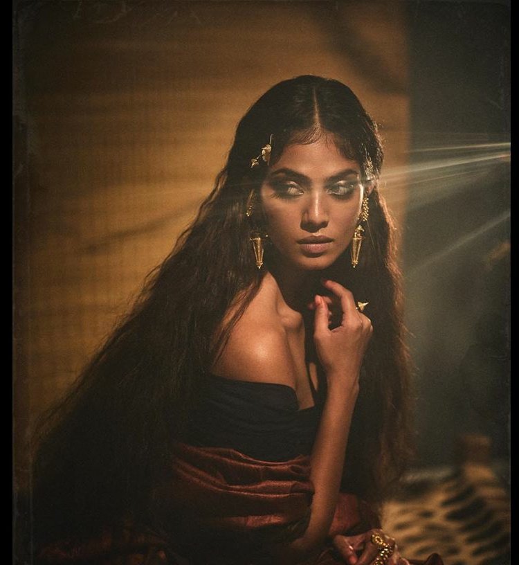 Ed8ZQ4mUwAA7TlC?format=jpg&name=900x900