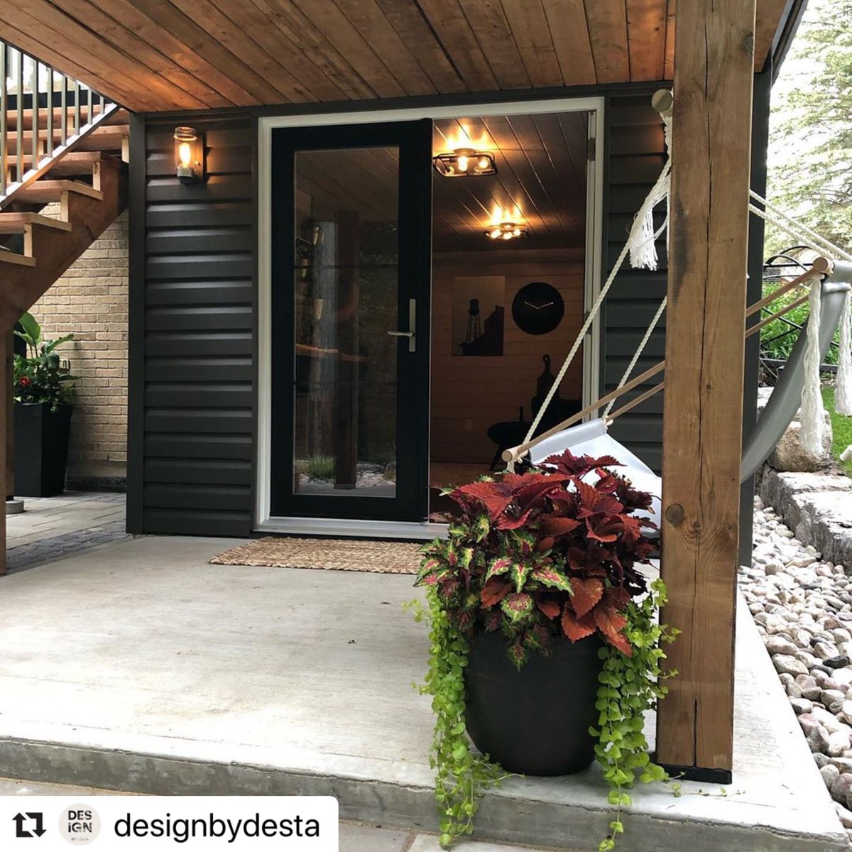 DVILighting's tweet photo. You can EXETER outdoor sconce and WOLFE flushmount heck them out in #BackyardBuilds episode three titles "Pam & Kevin- Cozy Cabin Workshop" on @hgtvcanada with @BrianMcCourtTV & @sarahkeenleyside Photo credit: @destaostapyk
โช๏ธ
#canadiandesign #canadiancompany #designedincanada https://t.co/IgAKMWfsPj