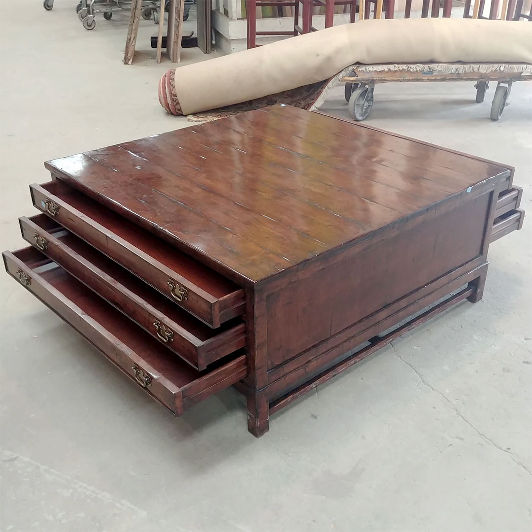 CommForklift's tweet photo. This six-drawer #coffeetable has #storage for all sorts of artwork, games, puzzles, toys, and craft supplies. You could also add a cushion on top and use it for #extraseating! It’s listed online in the #CommunityForklift Marketplace. https://t.co/7YJniYaxLh https://t.co/T9TkWlSI7J