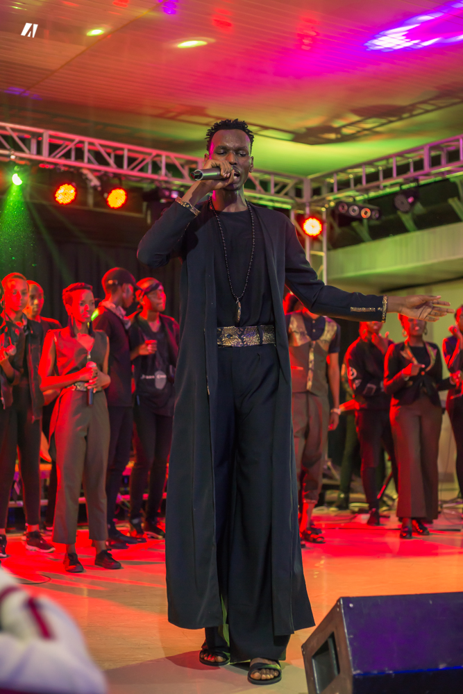 akezanet's tweet photo. [RETOUR EN IMAGES] 
Victorious Team aura donné l'image des jeunes passionnés pour la musique et la foi. 
#akezanet #lesbeautesdecheznous #VictoriousTeam #KainosConcert https://t.co/chrmghybFP