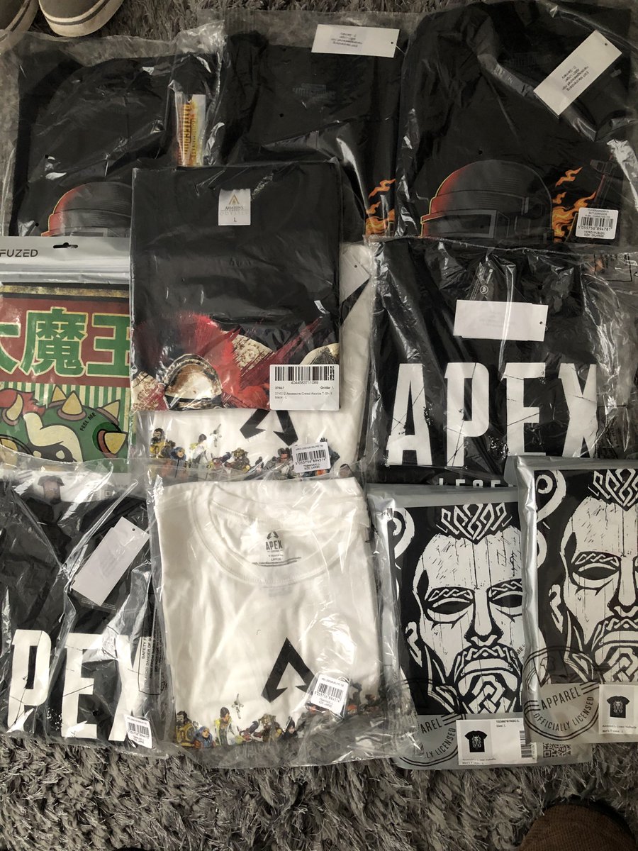 G22836631's tweet photo. #Giveaways #GiveawayAlert #Apex #PUBG #Mario #StarFox #NewMerchandise Random Giveaways tonight make sure to hit MrCommunity for this next one on Trovo be in chat make sure to follow on twitter and Trovo everyone. https://t.co/iWzM4pk5o1 @Mrcommunity4 https://t.co/7I1o9UpBp2