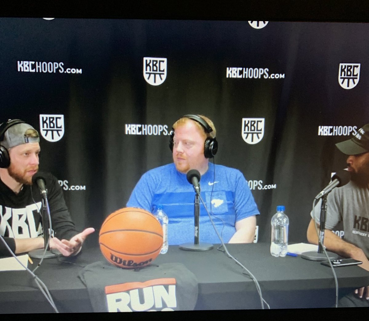 andrewpattersoo's tweet photo. Love watching the @KBCHoopsPod and learning about the process of recruiting. Soo much to learn and hear from. All my hoopers need to watch this‼️ https://t.co/1SQyqgSwKb