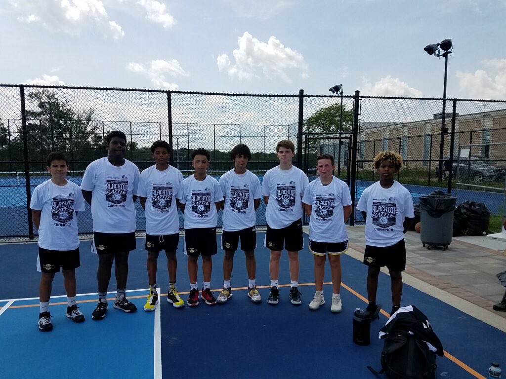 Unity_HoopsNJ's tweet photo. 8th grade Legends Select are undefeated since this team has been built in early spring. @madehoops #PutSomeRespectOnTheirName https://t.co/iGNBCRRPqL