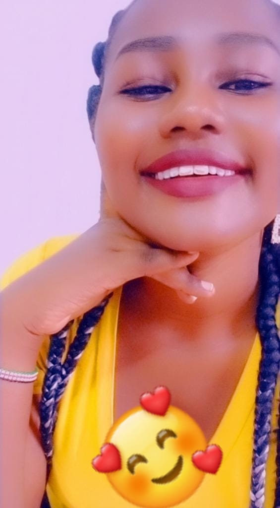 ILokwee's tweet photo. Chucking my deuces up👑💯❤️ https://t.co/Zf24TItLu9