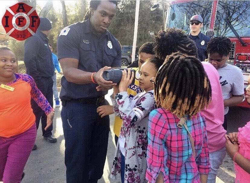 AFFA332's tweet photo. A 2018 Community Livability Report produced for @CityofAsheville showed that 93% of Asheville citizens surveyed found @AshevilleFD service to be excellent, the highest approval rating of any listed service or department in our city.
#FightFor15ForFireFighters https://t.co/naMVixCU6w