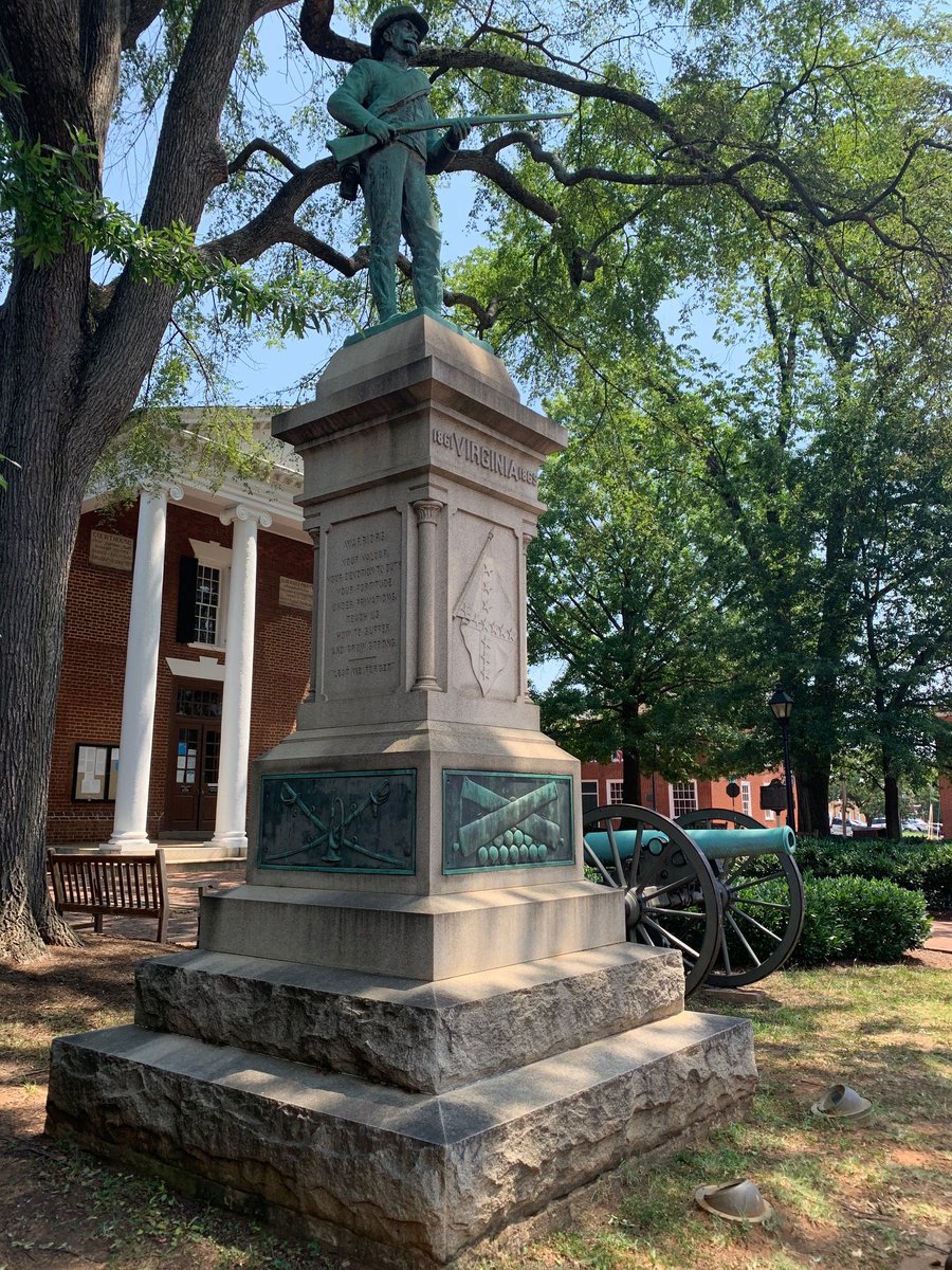 Here's another angle on the courthouse-guarding Johnny Reb, as we passed en route to Stonewall Jackson.