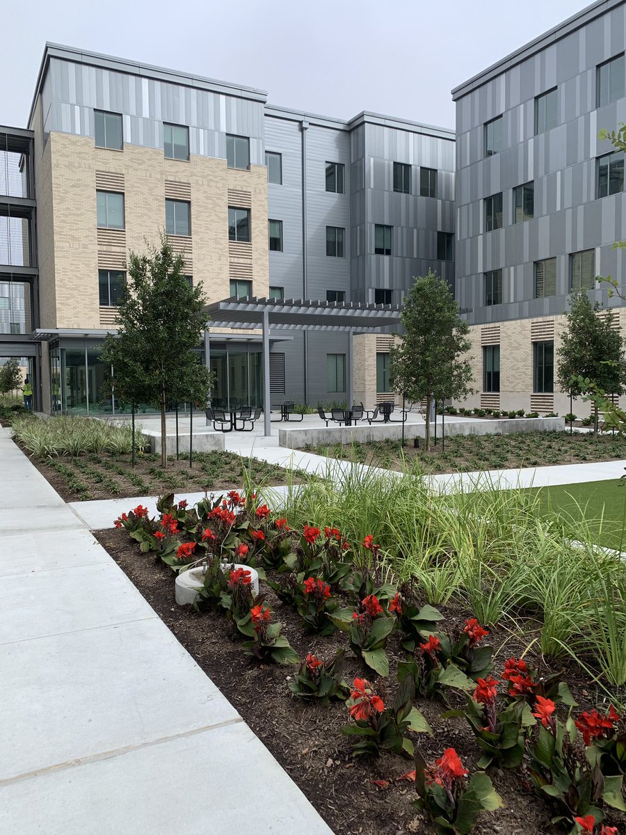 UHpres's tweet photo. New Quad is ready for students but first we have to get this virus under control so please mask up Cougars...do social distancing and no partying. https://t.co/Witn4iUKyq