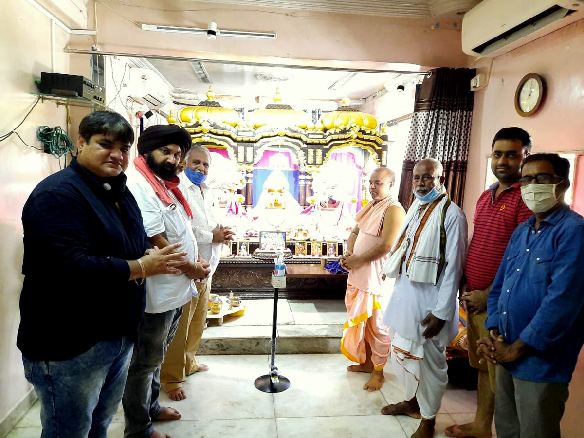 SandeepDham's tweet photo. Under the #CommunityService #Initiative of Shri @PrasadLadInd 
#FootOperated #SanitizerStand and #SprayBottles were delivered to #HareKrishna Matth abode to a very magnificent Idol of Lord Jagannath,in #SionKoliwada
@Dev_Fadnavis @dpradhanbjp @ChDadaPatil @MPLodha https://t.co/MdwyjZ1fc1