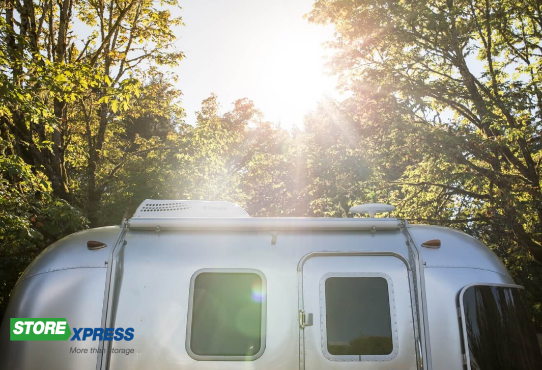 STORExpress's tweet photo. The RV parking spaces at our self-storage facilities in Pittsburgh can accommodate storage for RVs, campers, and travel trailers. ☀️ https://t.co/nhivtdtfPl