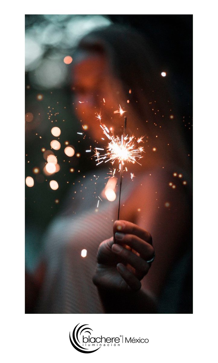 blacheremexico's tweet photo. "The deeper the night, the brighter the starlight." 🎆
#lightisourlink https://t.co/2ePsINfmVt