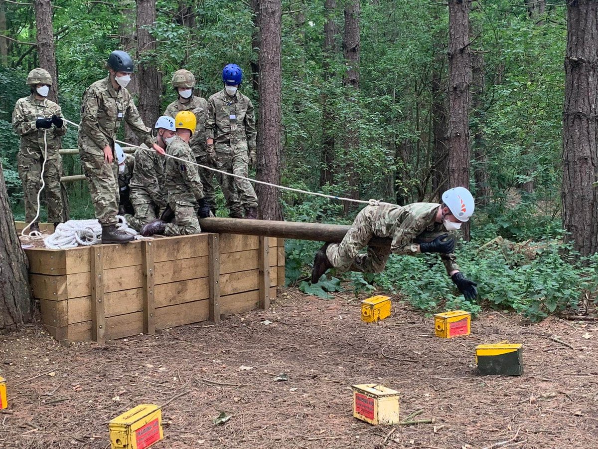 ugsas_1941's tweet photo. Over the past week, three UGSAS students attended RAF College Cranwell for the No 10 APO course.

The students spent the week engaging in theory and practical lessons on leadership. 🎯 

After completing the course they were presented with their commissions! 🎉
#NoOrdinaryStudent https://t.co/OqFe6puRNW