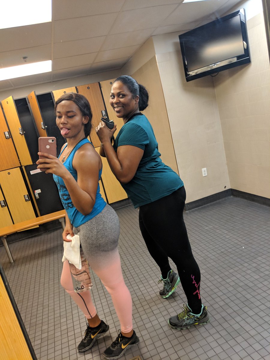 aurora_divva's tweet photo. The secret or change is to focus all of your energy not on fighting the old, but on building the new. β£β£
β£β£
How much time have you wasted in berating yourself for not eating better, doing more exercises, taking the chances? #rorafit https://t.co/ezX7jPNm6N