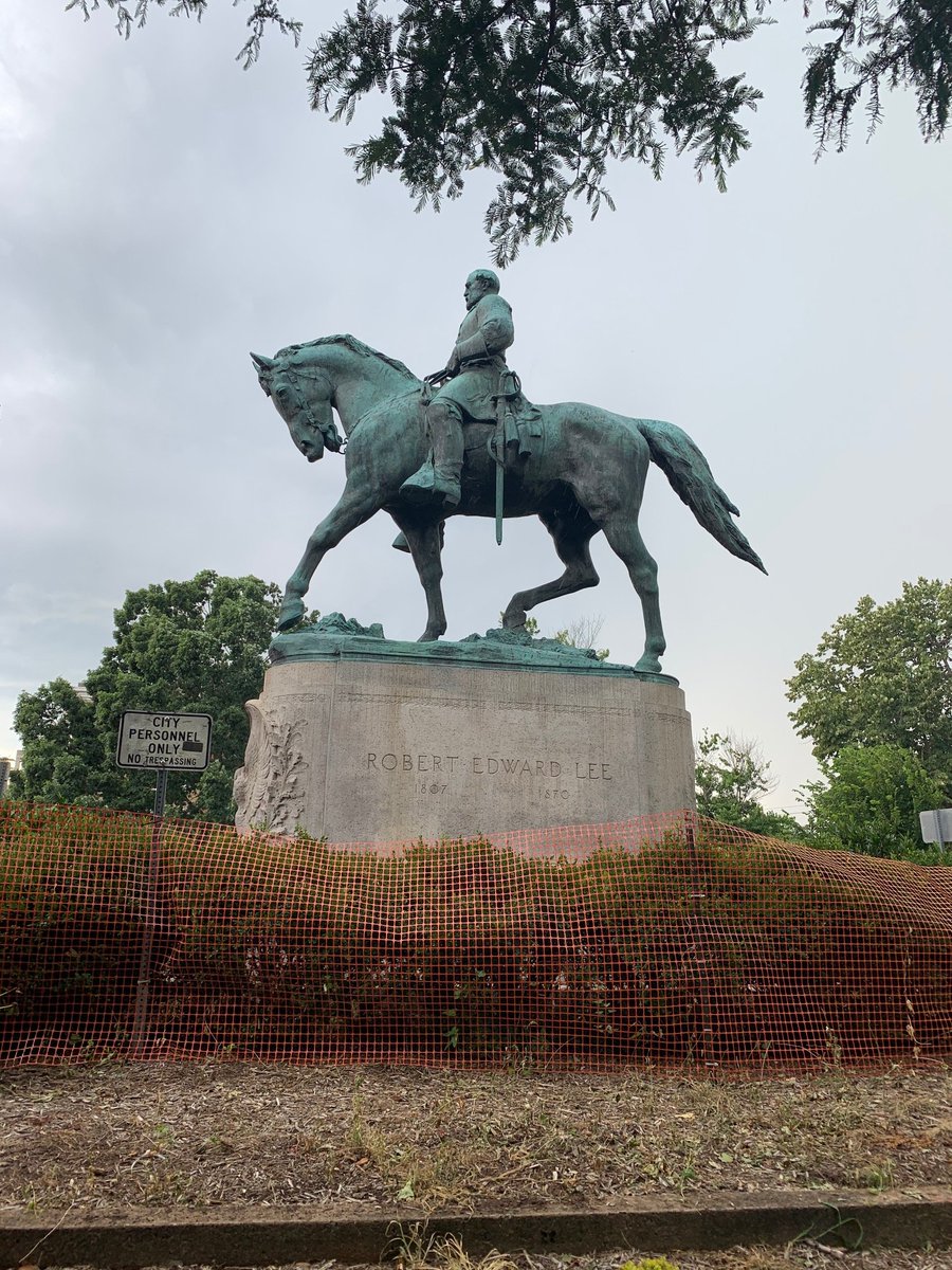 One thing I never expected: These armed dudes are smearing Vaseline all over the signs surrounding Stonewall Jackson and the nearby Robert E. Lee monument. Presumably this is to prevent defacing the signs, but it's pretty disgusting reward for anyone trying to look closely.