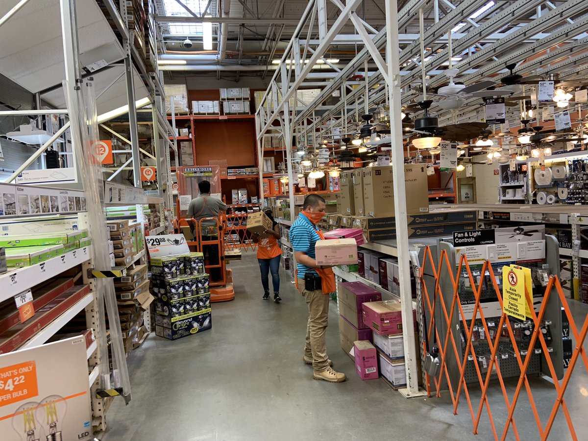 CharlieRoque1's tweet photo. We are exited to announce that our team here @Home6213 is ready to party π @JasonArigoni @hmalak @kelly_presti @MateGerry @HBullard13 @HD_LuisD @GraceKi23492858 #packdownparty #packdownchallenge https://t.co/FZq6Kx1Vo5