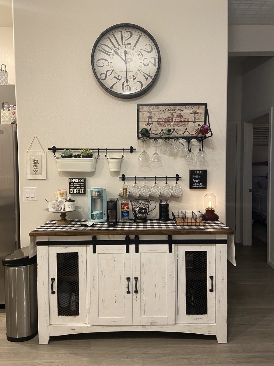 JakeD_88's tweet photo. My mom built a coffee and wine bar. Hype it up for her please? She loves it :) https://t.co/hkyGdtQpb8
