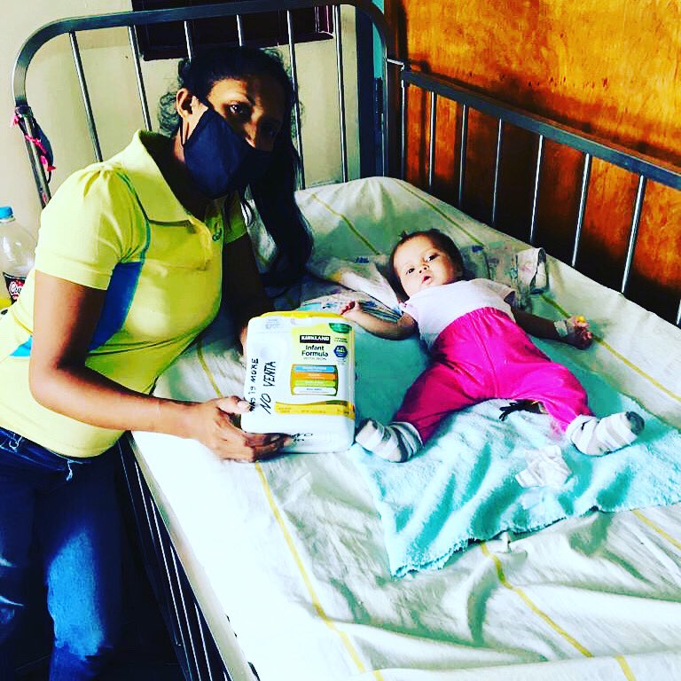 MasisMoreFound's tweet photo. HCU: haciendo entrega de fórmulas lácteas gracias al apoyo de todos ustedes para nuestros niños en Vzla DLB #ydalevidaaunniño💛💙❤️ https://t.co/5NknlE0rzR