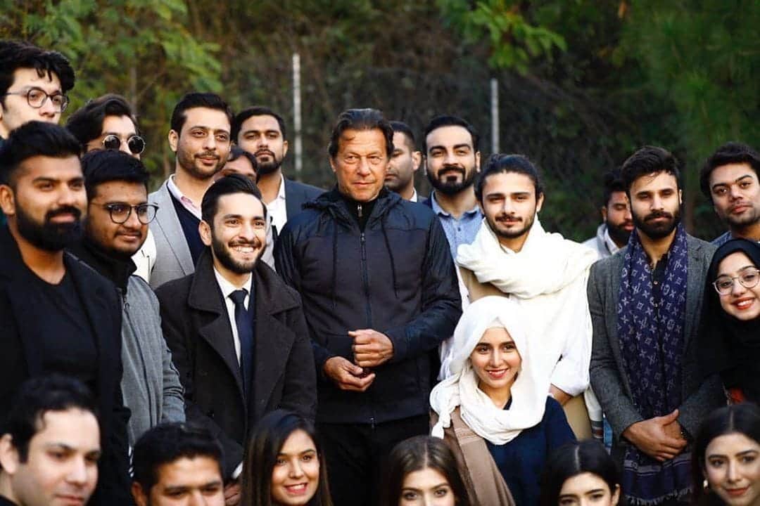 SanaUll92462784's tweet photo. No one speak on PUBG Mobile game except WaqarZaka. We are very disappoint to all film industry and Youtubers... We support you why u cann't support us. 
Speak for the future of the E-sports industry.#nopubgnovite
#ImranKhanPUBGKholo
#Unsubscribepakyoutubers https://t.co/uc2GPWb1Q5