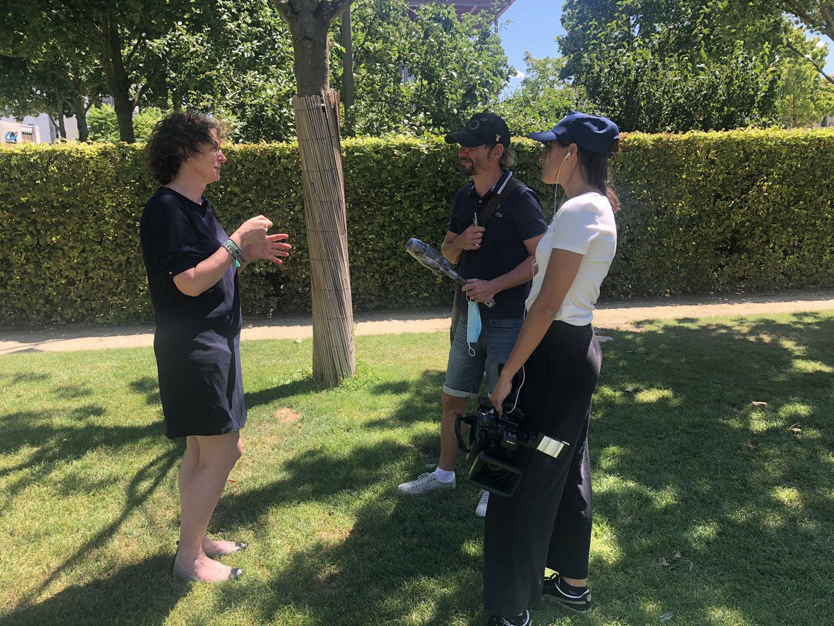 Il a fait chaud et va faire de plus en plus chaud cette fin de semaine ! <a href="/F3PoitouChtes/">France 3 Poitou-Charentes</a> s’est intéressé aux îlots de fraîcheur développés par <a href="/Mairie_Niort/">Ville de Niort</a> : La Breche, Port Boinot, demain la place Denfert Rochereau et bien d’autres..reportage à découvrir ce soir <a href="/laveauF3/">Dominique Laveau</a> #Niort