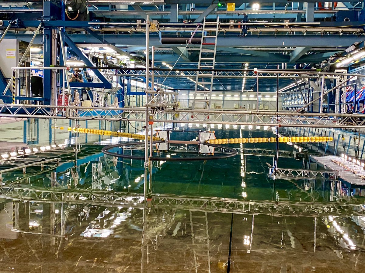 BoyanSlat's tweet photo. Testing plastic retention methods for @TheOceanCleanup System 002 https://t.co/18v4RJTC1Q