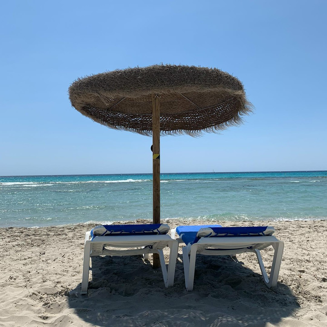Valentinhotels's tweet photo. Do you love full sun or need a little shade? Hit the loungers for a perfect #MotivationMonday at #ValentinSonBou 👉 https://t.co/GrSdX7osZE https://t.co/s0VnowKsvn