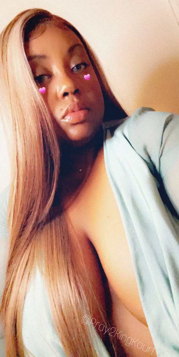 IllmaticKim's tweet photo. Beauty such as Madame @Pray2KingKourt is that which you could only dream of getting the attention of
Her face looks down on you in disappointment but you might get a smile if you send some cash
But she'll probably just be laughing at you
Spark some joy
Open your wallet
Submit https://t.co/9TkR6yuXYW