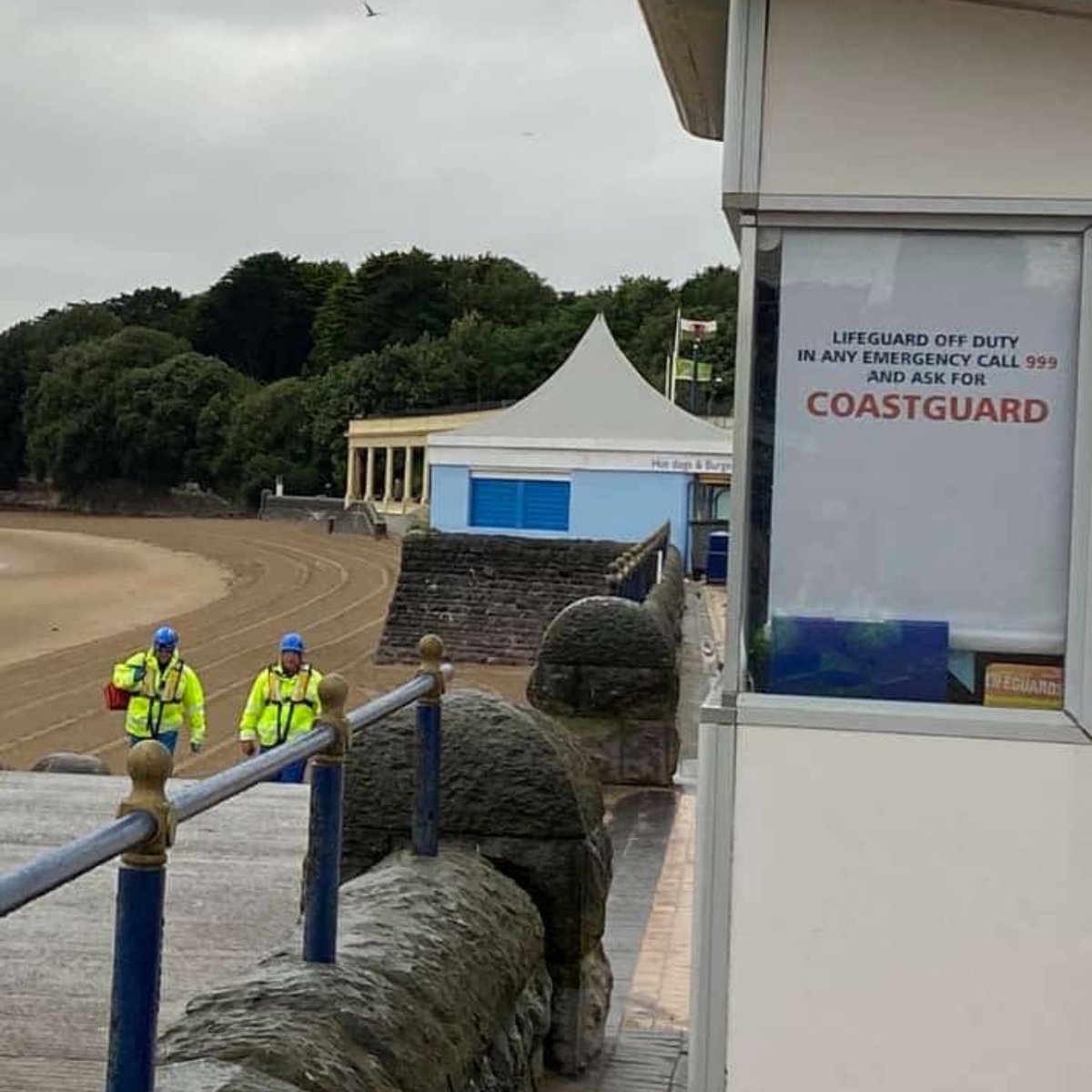 🚨Call Out 🚨 27-07-20
Our team were Tasked this Morning to possible swimmers in difficulty ,Whitmore bay Barry island . On scene Cros met up with swimmers concerned ,not in difficulty . Team gave safety advice and returned to station .

Beach, coast or sea: think 999 Coastguard