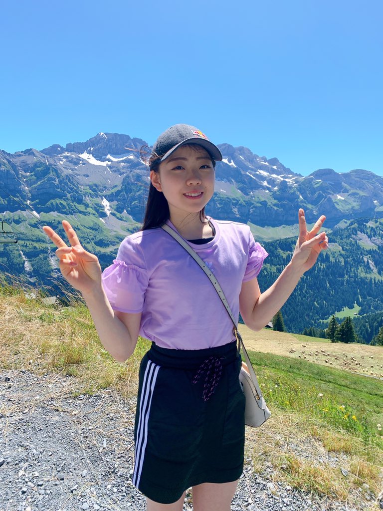 Rika Kihira 紀平梨花 今日はオフだったのでロープウェイ に乗って景色を見に行きました とっても綺麗でした そして美しい景色が見えるレストランへ また明日から練習頑張ります Switzerland スイス合宿 Rika Kihira 紀平梨花 今日はオフだったのでロープウェイ に乗って景色を見に行きました とっても綺麗でした そして美しい景色が見えるレストランへ また明日から練習頑張ります Switzerland スイス合宿