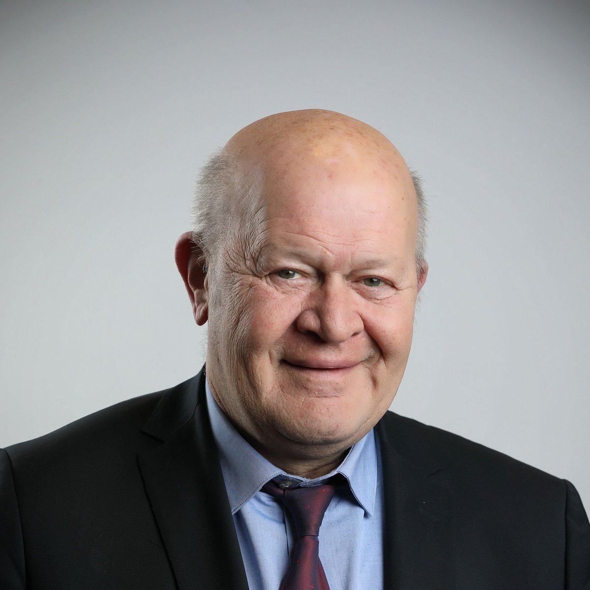 thierrylajoie's tweet photo. Alain #Cacheux était un homme de fortes convictions, un élu exigeant, un militant acharné du logement social. Il manquera. Pensées pour sa famille, ses amis et ses camarades @partisocialiste @socialistesAN @lillefrance. Condoléances de @gpamenagement à @UnionHlm @federationOPH. https://t.co/TlE44gpJIP