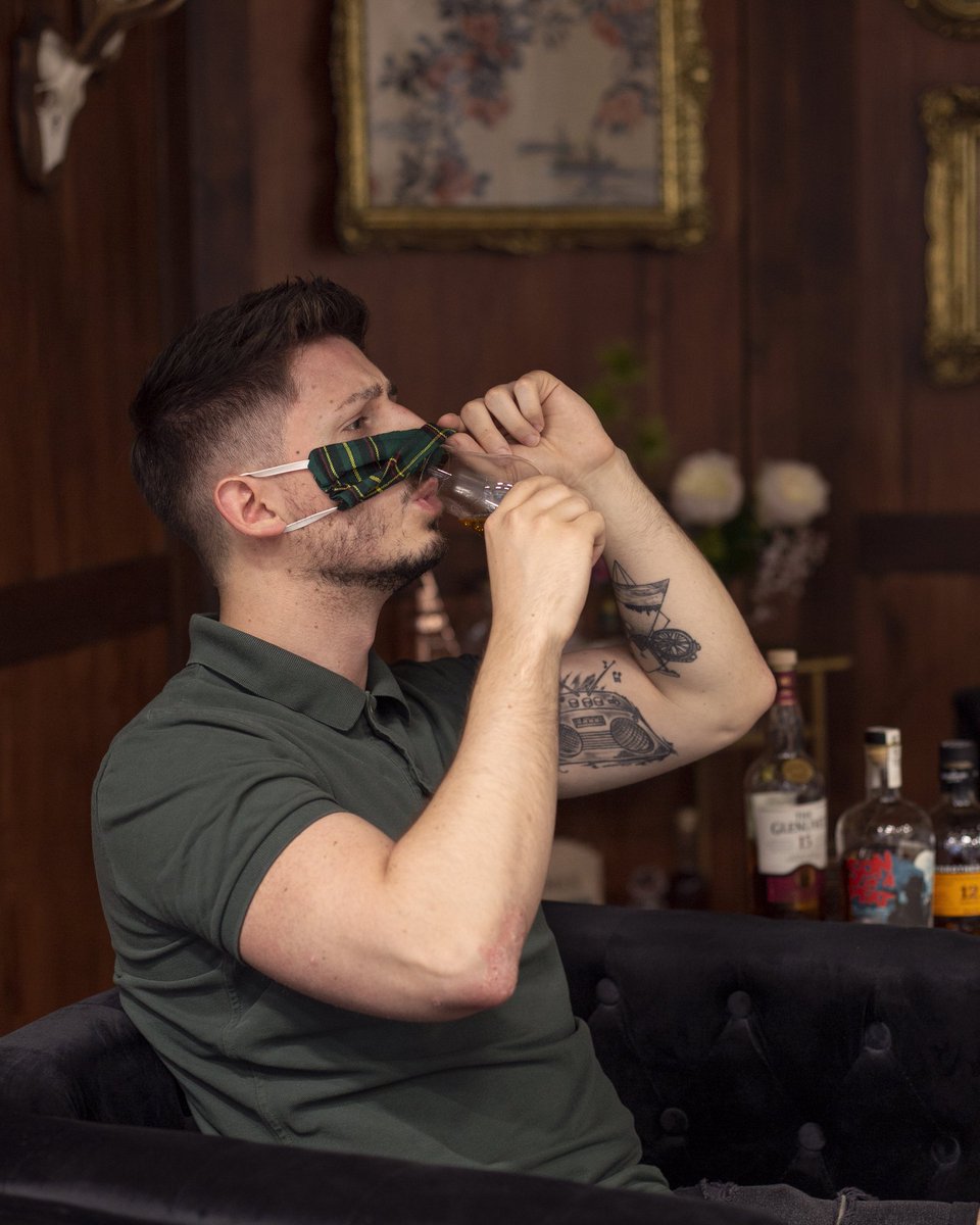 flaviar_com's tweet photo. It's #NationalScotchDay! 🥃🥃
And nothing should stop you from enjoying a dram of the magnificent #Spirit!
Pro tip: maybe not the best idea to use an old kilt as a mask...
#Scotch #WearADamnMask https://t.co/anJbEufIZ9