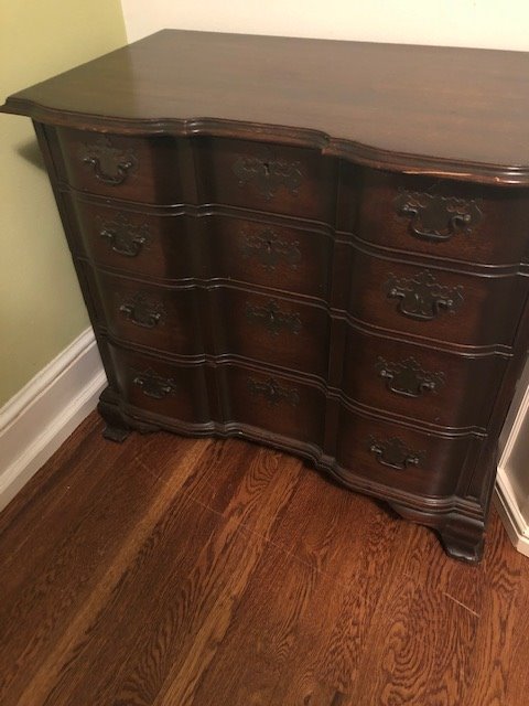 My new little dresser came from Ponders Auction in Stuttgart, AR.  She is in beautiful condition and is loving her new little spot in the corner.  Now, how to accessorize?