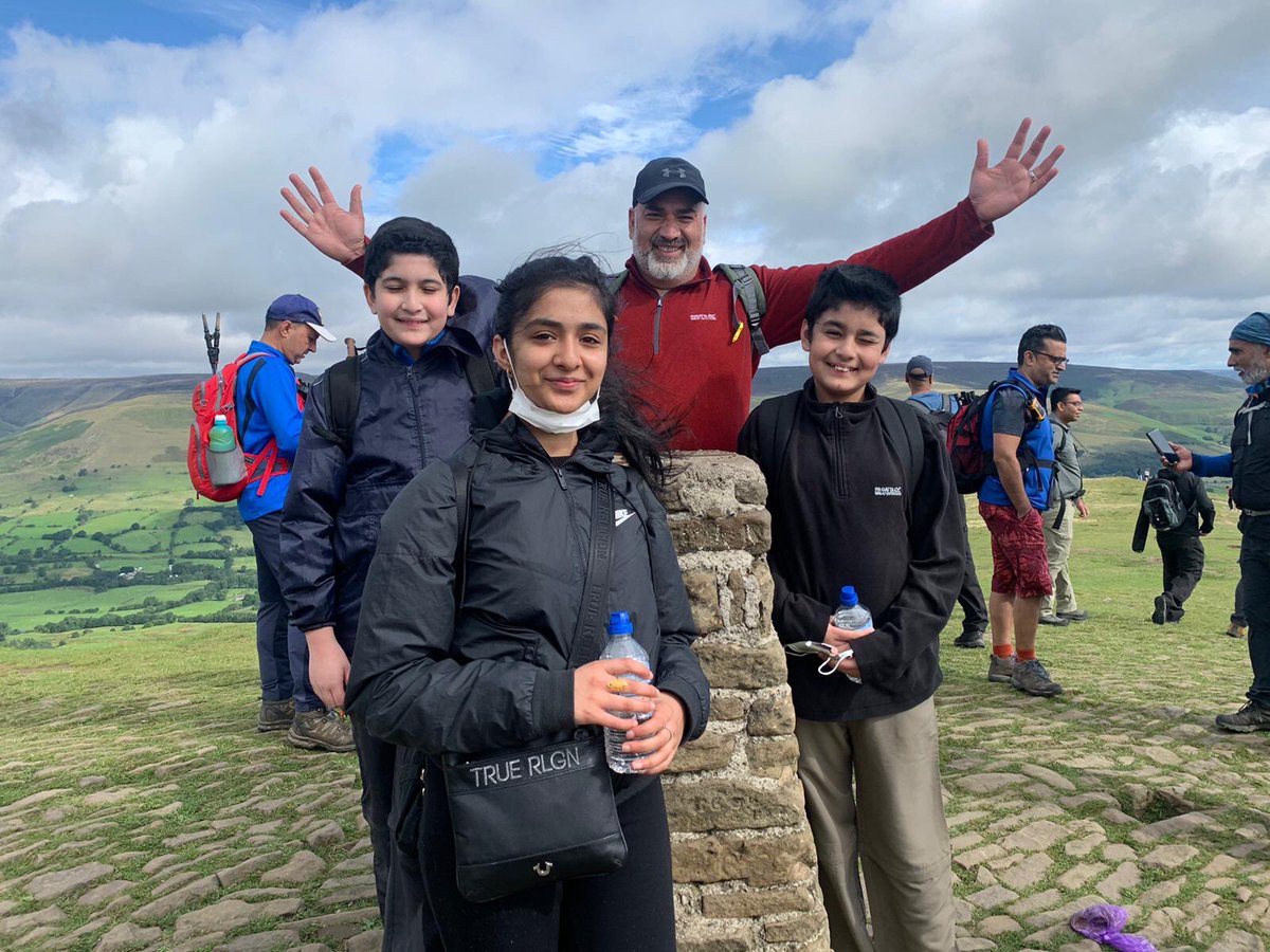 AbdulHamied70's tweet photo. My weekend #walk and #hike with my twin boys to #Edale and #Hope Valley in the #peakdistrict with My #Kramblers crew.  Awesome views, amazing family time and #socialdistancing https://t.co/HxQq39ikrK