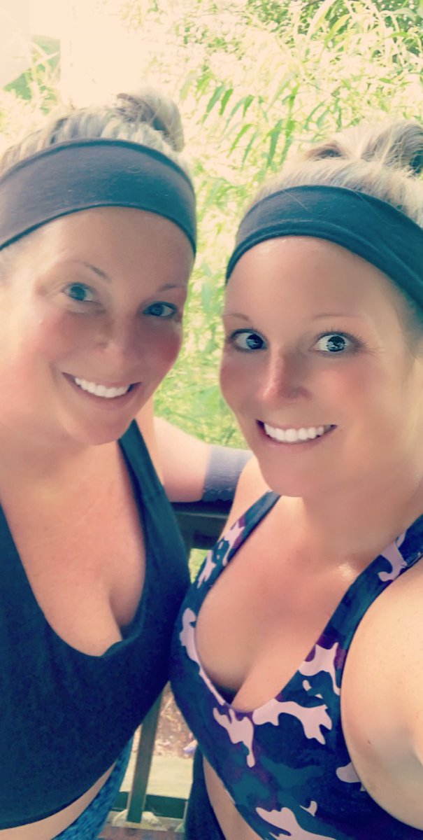 __KerryLyn130's tweet photo. It was hard finding the motivation this morning but we sucked it up and got it done ✅ @KimSchuss #LesMills #BodyPump101 https://t.co/dITXVgFVxP