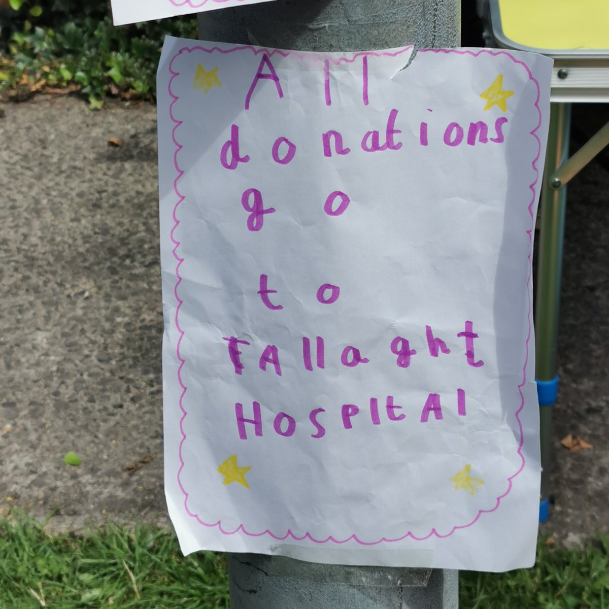 wearetuhf's tweet photo. This is Harry Underwood with Jake &amp; Tommy Kirwan (and a few pals) who've raised funds for TUH over the last few weeks by selling home-made smoothies and lemonade in their neighbourhood. Thanks for all your hard work, lads – it's really appreciated by everyone at the hospital. https://t.co/CTPqoRdx5a