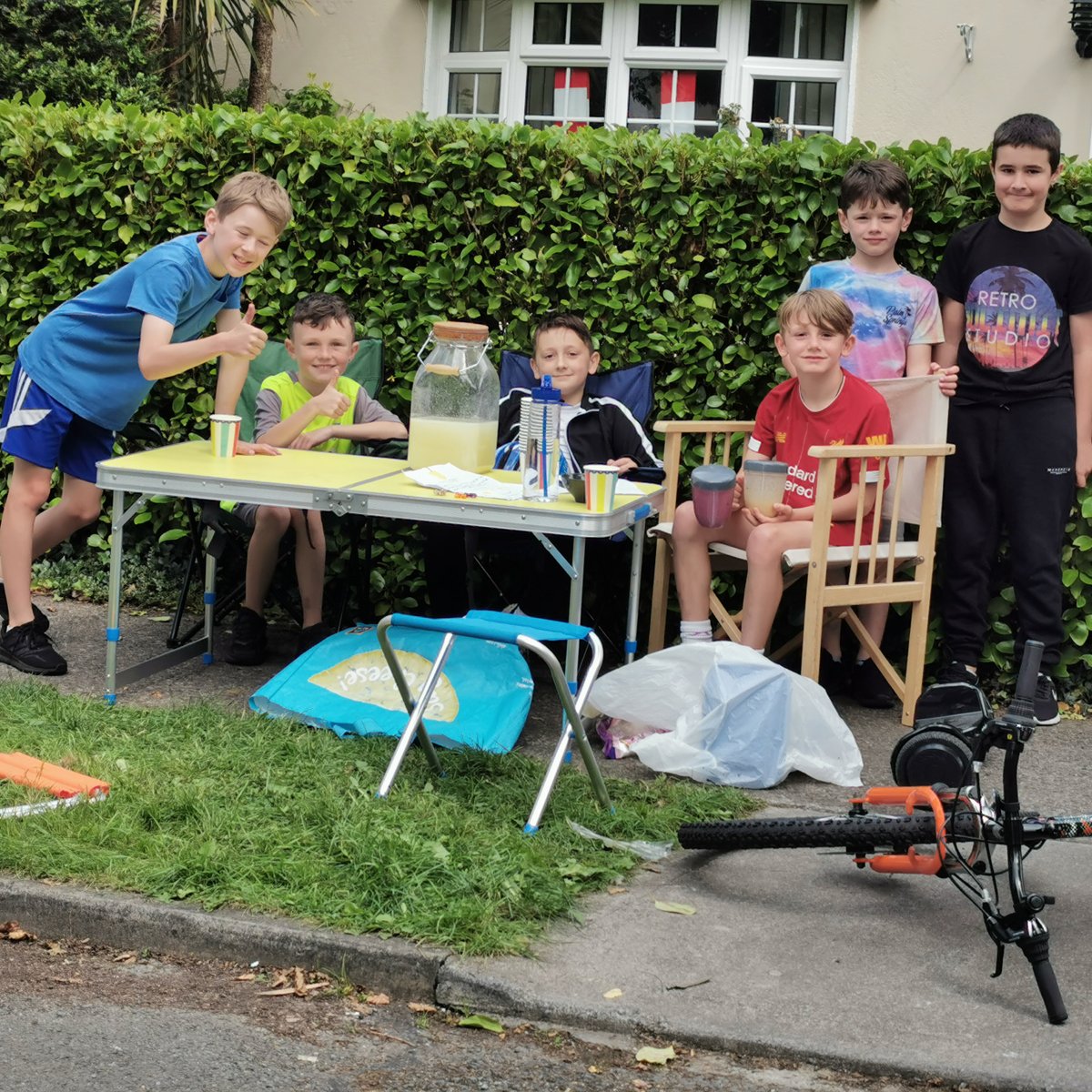 This is Harry Underwood with Jake &amp; Tommy Kirwan (and a few pals) who've raised funds for TUH over the last few weeks by selling home-made smoothies and lemonade in their neighbourhood. Thanks for all your hard work, lads – it's really appreciated by everyone at the hospital.