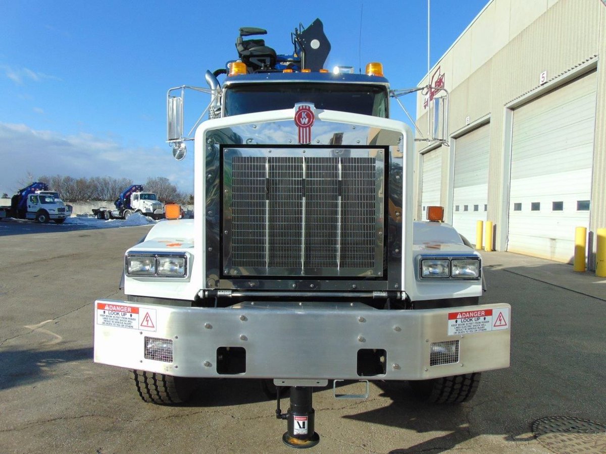 Congratulations to Extreme Tree Company for their purchase of the New TC-106 Grapple Saw Truck. We wish you all the success in the world! Visit our website to view our inventory today at bikboomtrucks.com