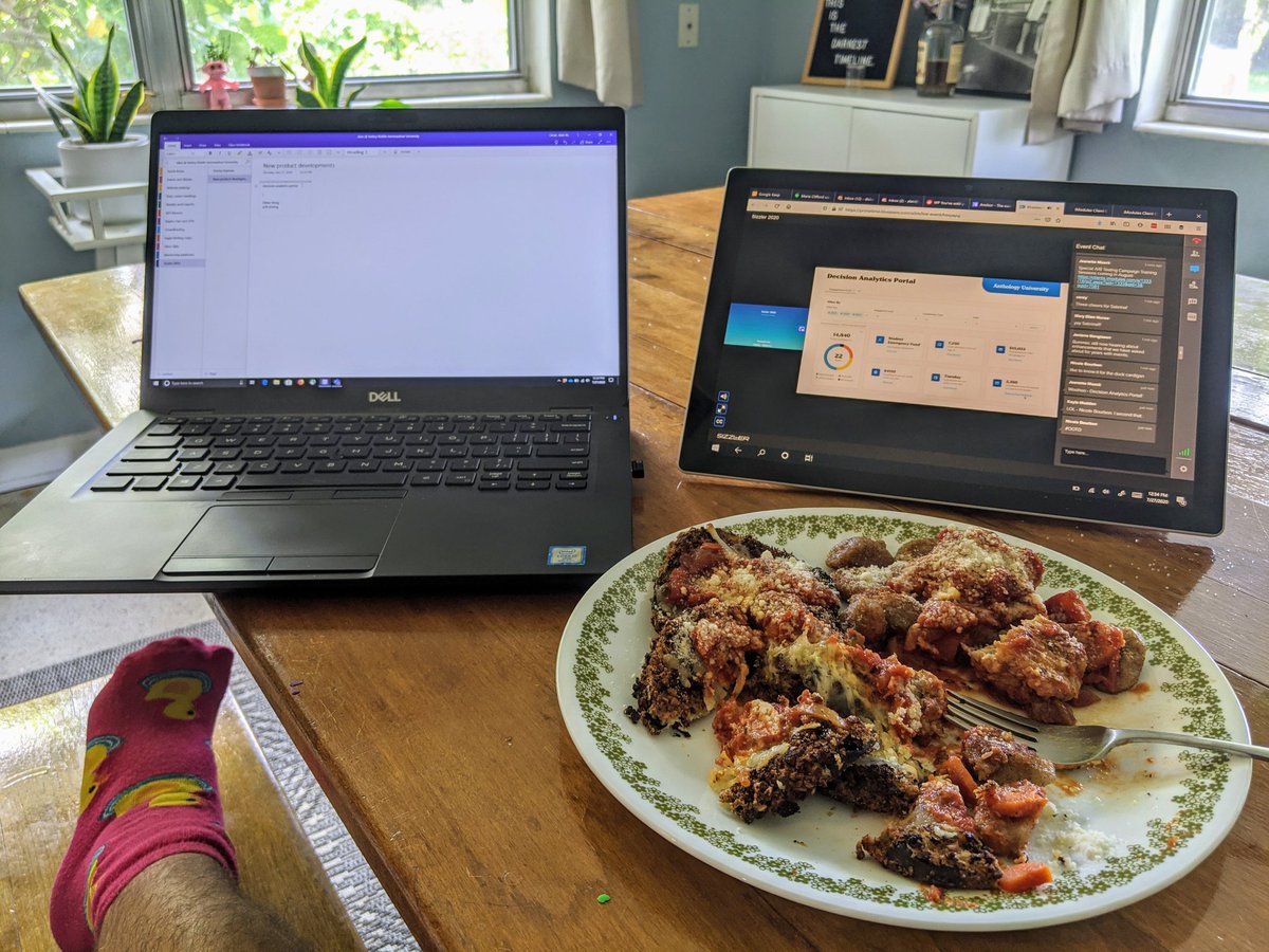 sentimentalmech's tweet photo. #virtualsizzler lunch is eggplant parm (from our covid garden) thanks to my lovely wife.
#socksofsizzler https://t.co/5b1QlvIfIJ