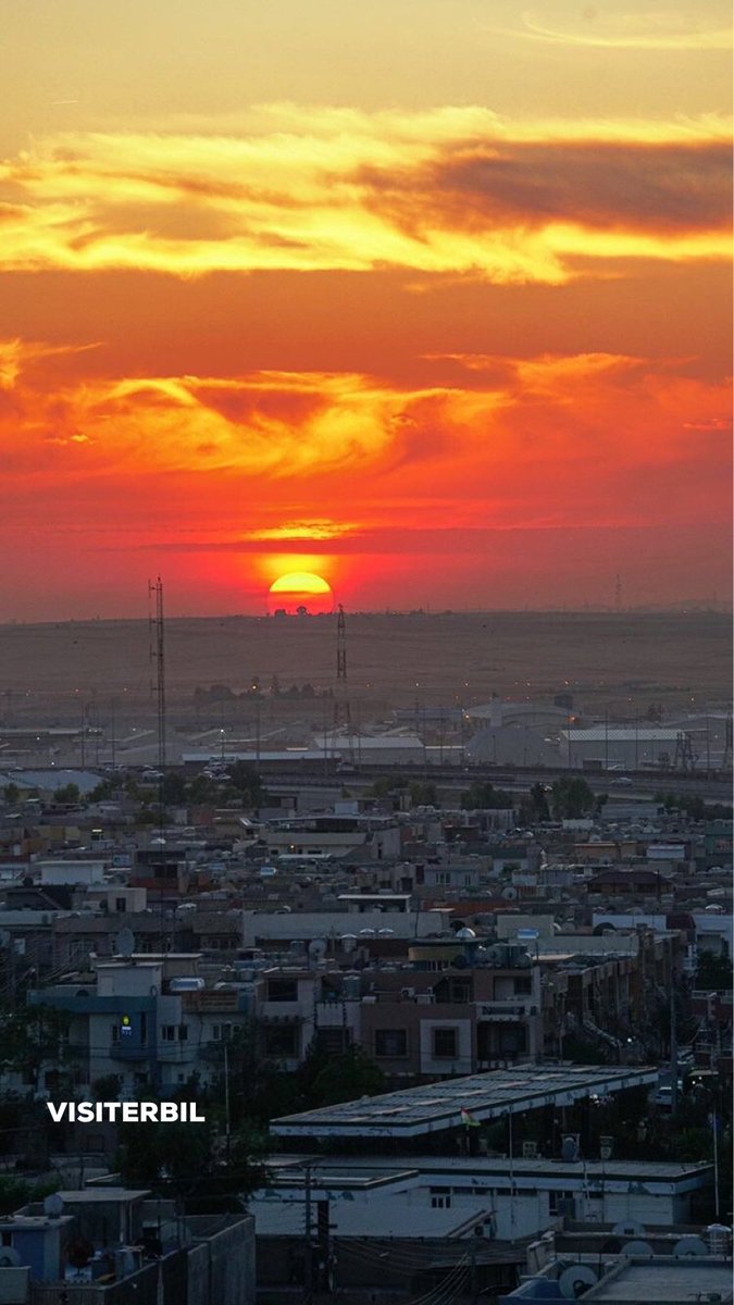 visitebl's tweet photo. Describe your reaction to this epic view with an emoji 👇 This was ours: 🤩📍 Sunset view captured amazingly by @rebin_tushi from two-sides Ainkawa. #Erbil #VisitErbil #Ainkawa #ErbilSunset #Sunset https://t.co/sq7JYu8u4K