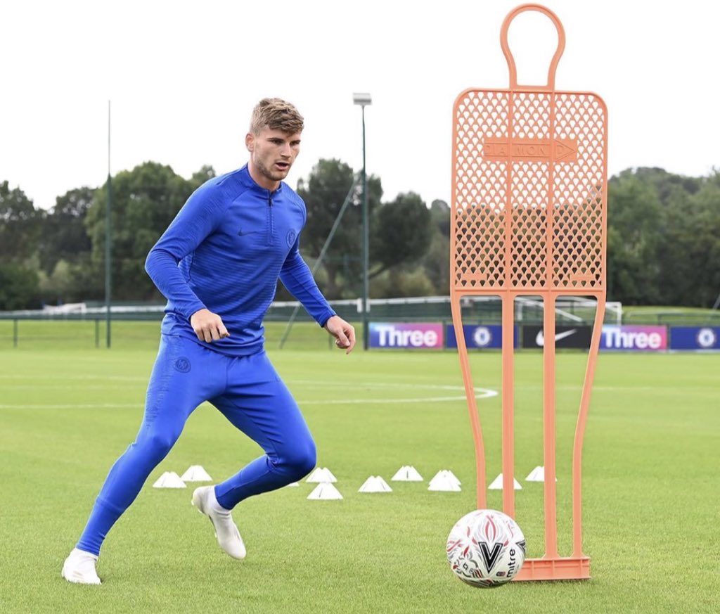 cfcpanamablues's tweet photo. El delantero alemán 🇩🇪 Timo Werner en su primera sesión de entrenamiento con el Chelsea. 🔵👌🏻
#CFC #CFP #WelcomeTimo #trainning https://t.co/fPXH40R5Kj