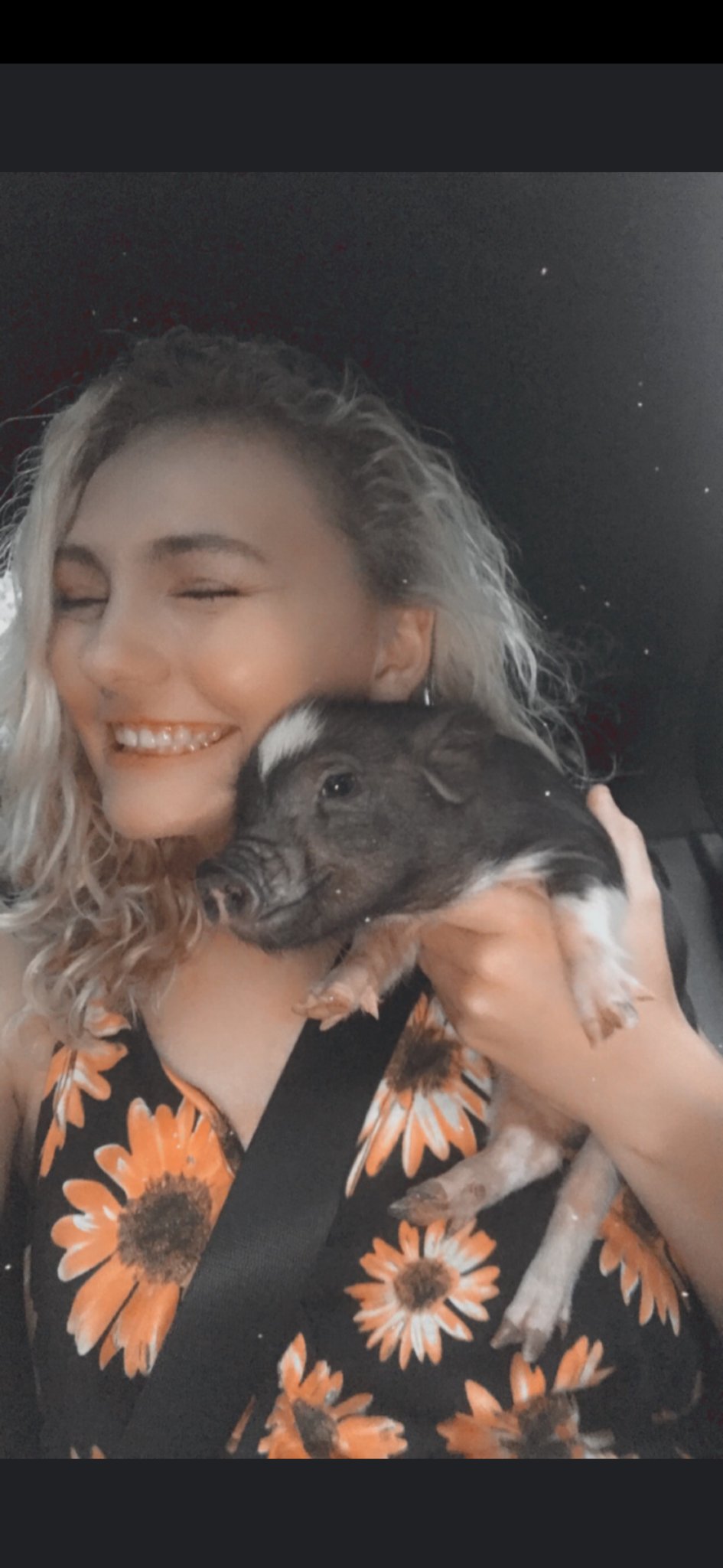 You know I never share my kids pics till they turn 18 and here we go tomorrow... She will be 18 so a day early but look how cute.. also this is my first baby that I was preggo with while camming few of you remember that belly.. https://t.co/50kekBv8AS