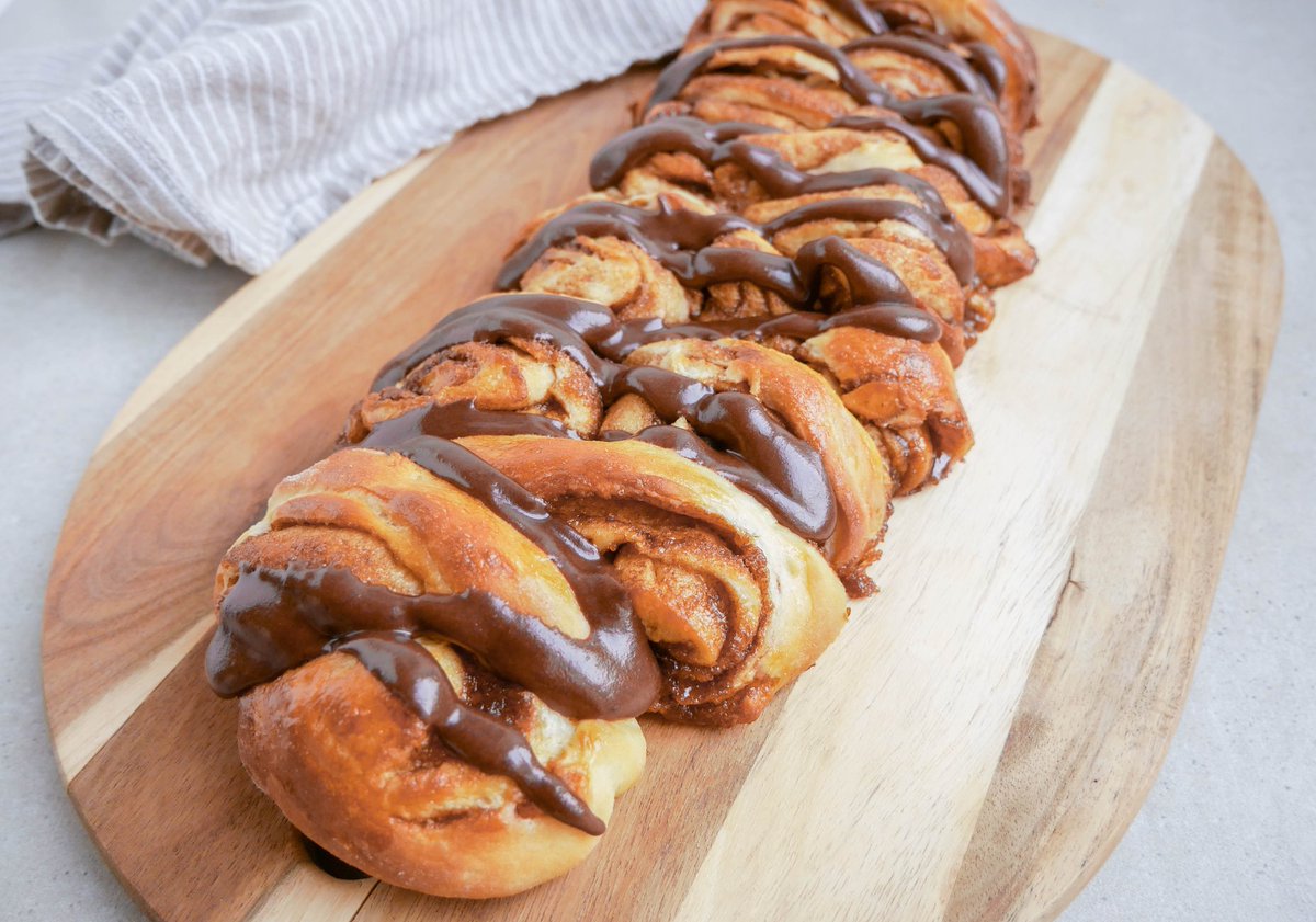 Seoham - Kanelstang (Cinnamon stick)Cute, sweet as cinnamon, and loooong. What's not to like? Best shared though you might want to keep it all by yourself!