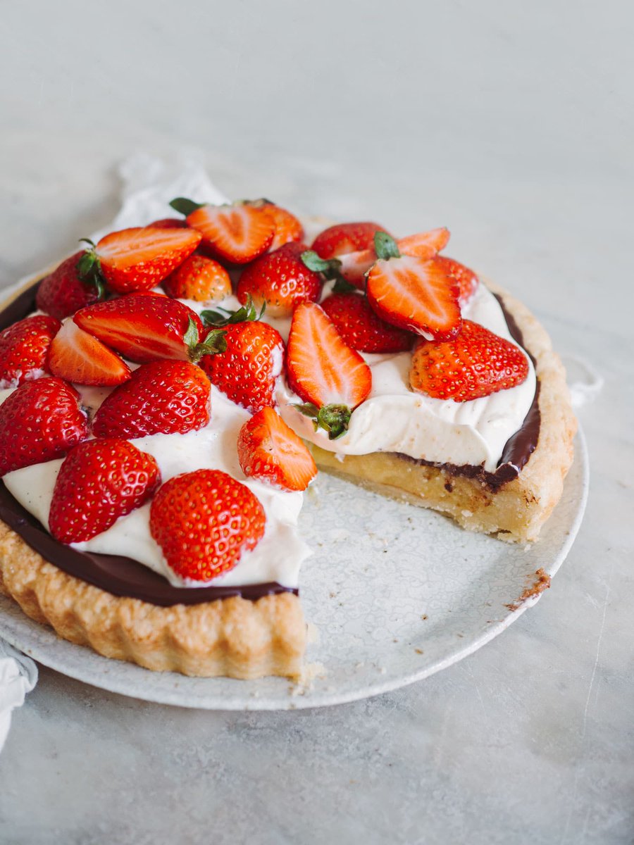 Dongwon - Jordbærtærte (Strawberry tart)An absolute ray of sunshine! Whoever created this knew the perfect balance of sweet, sweeter and sweetest