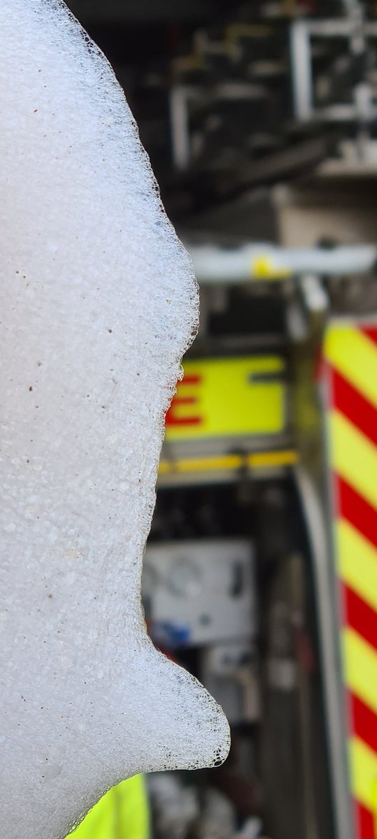 🚒💦TRAINING💦🚒

Blue Watch were out again this afternoon training. This time they were looking at foam equipment