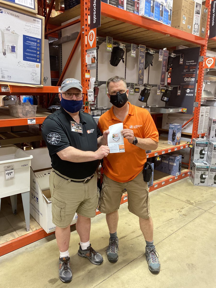 MET4639's tweet photo. Kevin eventually reached his Platinum milestone and we wanted to congratulate him and let everyone know of his super accomplishment.  @Rexie110 https://t.co/aRfGt0ISOI