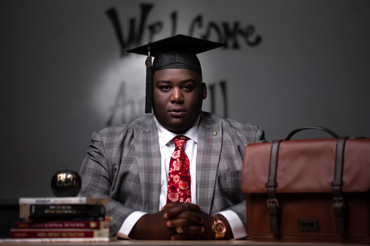 AnthonyA___'s tweet photo. ✅ Cum Laude
✅ Founder of @shsucoeab 
✅ Sammy Award 
✅ Orientation Leader
✅ @SHSUAKPSI 
✅ 5x Dean’s and President’s List
✅ Presented research at 2 Conf. 
✅ FULLY paid for Masters program

Secured my first teaching position as an 8th grade Language Arts teacher 🍎👨🏾‍🏫

#SHSU https://t.co/svoOLjMEwW