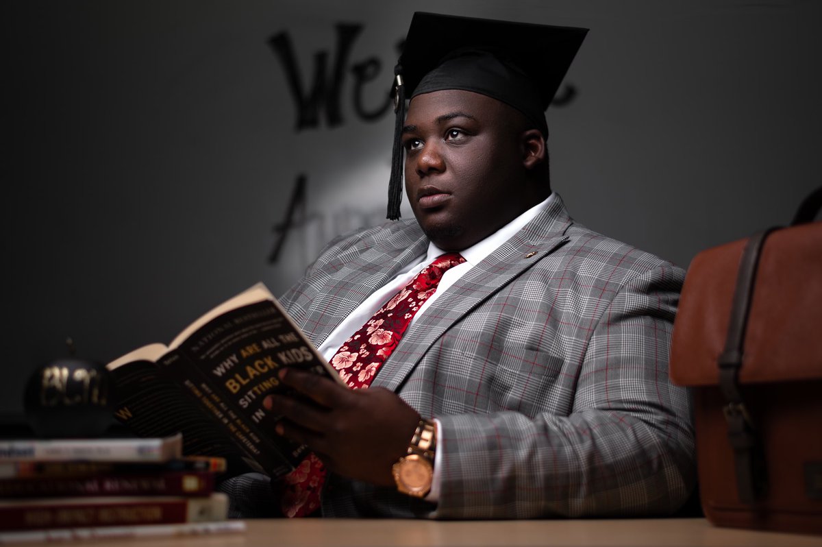 AnthonyA___'s tweet photo. ✅ Cum Laude
✅ Founder of @shsucoeab 
✅ Sammy Award 
✅ Orientation Leader
✅ @SHSUAKPSI 
✅ 5x Dean’s and President’s List
✅ Presented research at 2 Conf. 
✅ FULLY paid for Masters program

Secured my first teaching position as an 8th grade Language Arts teacher 🍎👨🏾‍🏫

#SHSU https://t.co/svoOLjMEwW