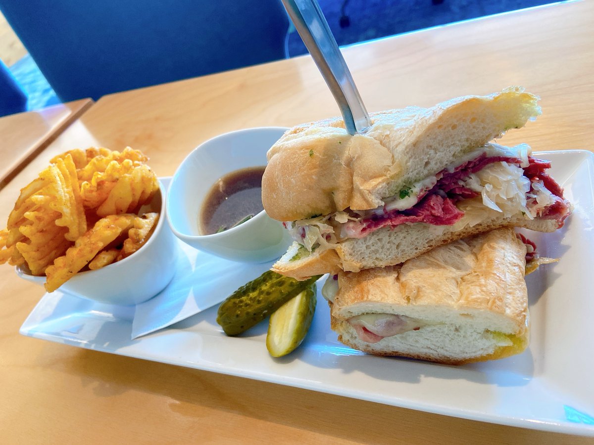 TheCentreClub's tweet photo. When I dip, you dip, we dip! Enjoy this week's features - Corned Beef French Dip & Rasta Pasta! Also available to go, ONE Benefit applies. Call us at 813-286-4040 for yours! #centreclub #clubcorp #weeklyfeatures #frenchdip #rasta #pasta #centreclubeats #foodie #tampa #clublife https://t.co/kuIuh1ZGuw