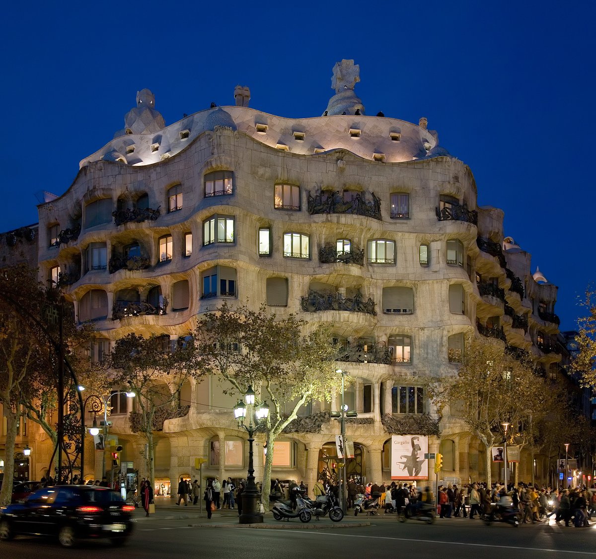 darcastillo's tweet photo. la casa MILÁ EN BARCELONA OBRA DE ANTONIO GAUDI CAUTIVA A TODOS LOS ADMIRADORES DEL ARTE...¡GENTIO 
LO TRAE ENM SU EDICION ESPECVIAL DE LA TEMPORADA https://t.co/gilzBLIGMh